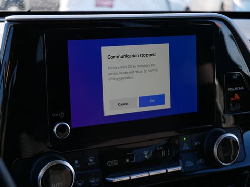 Used 2023 Toyota Highlander LE image 22