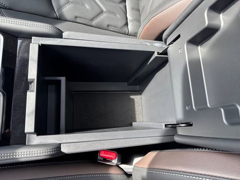 New 2026 Nissan Pathfinder Platinum image 27