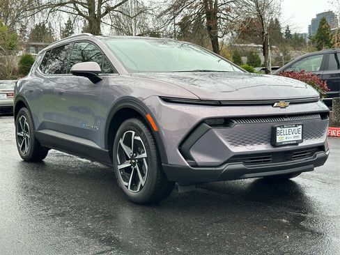 New 2026 Chevrolet Equinox EV LT image 7