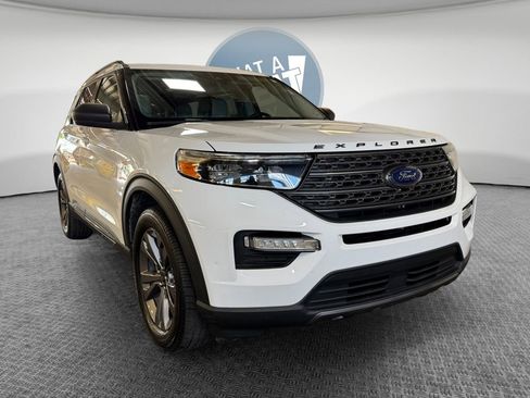 Used 2021 Ford Explorer XLT w/ Equipment Group 202A AWD/4WD image 1