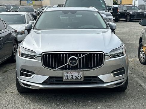 Used 2018 Volvo XC60 T8 Inscription w/ Luxury Seat Package image 3