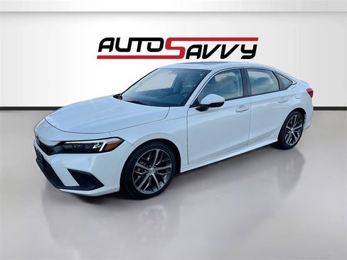 Used 2023 Honda Civic Touring image 3