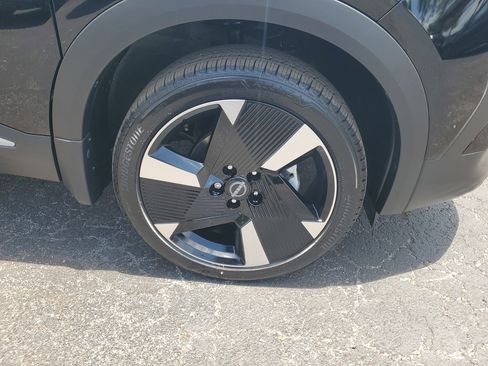 New 2025 Nissan Kicks SR image 4