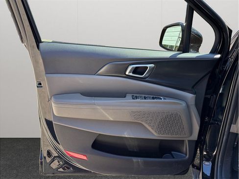 Used 2026 Kia Carnival LXS Hybrid FWD image 21