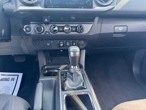 Used 2018 Toyota Tacoma TRD Off-Road image 20