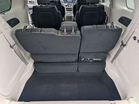 Used 2018 Chrysler Pacifica Limited FWD image 20