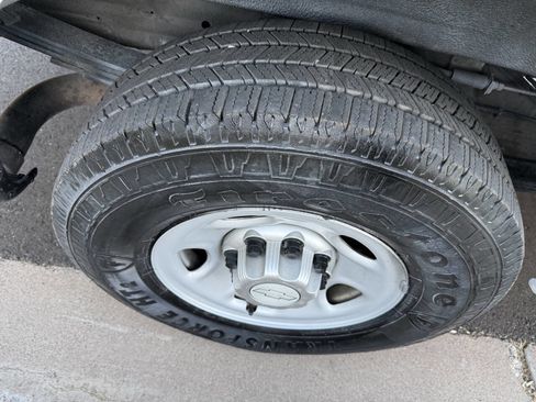 Used 2014 Chevrolet Express 2500 image 17