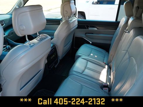 Used 2024 Jeep Wagoneer Series II w/ Flexible Seating Group RWD image 30