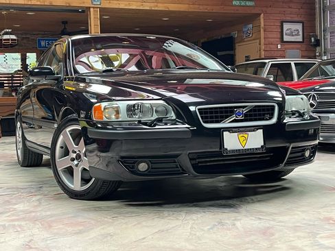Used 2004 Volvo S60 R AWD/4WD image 3