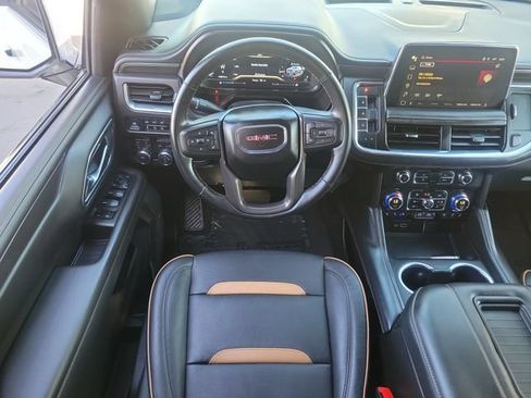 Used 2024 GMC Yukon XL AT4 w/ Technology Package AWD/4WD image 7