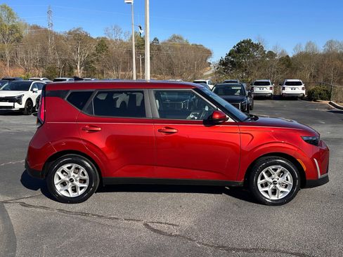 Certified 2025 Kia Soul LX w/ LX Technology Package image 2