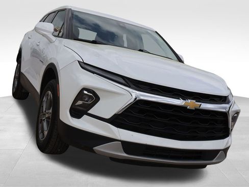 Used 2025 Chevrolet Blazer LT image 6
