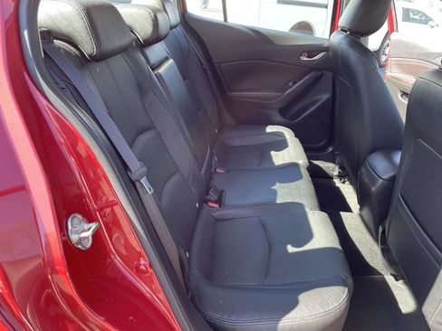 Used 2017 MAZDA MAZDA3 Grand Touring image 11