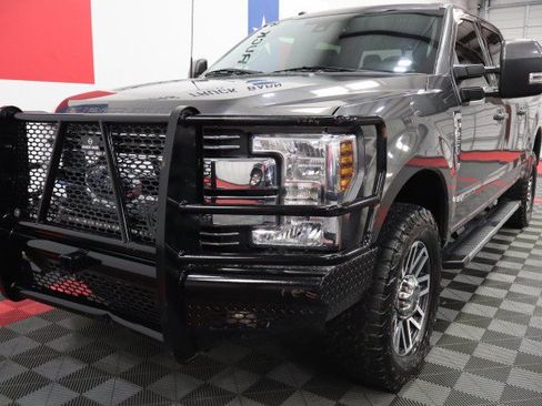 Used 2018 Ford F250 Lariat w/ Lariat Ultimate Package AWD/4WD image 3