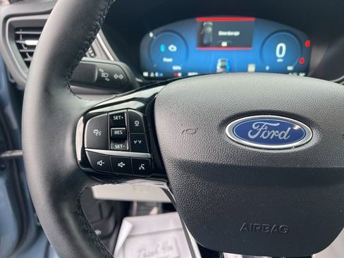 Used 2024 Ford Escape Platinum image 27