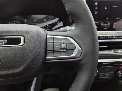 New 2026 Jeep Compass Latitude image 40