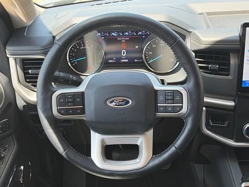 Used 2023 Ford Expedition XLT AWD/4WD image 14