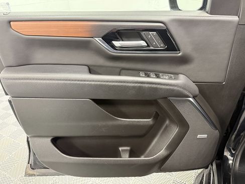 Used 2025 GMC Yukon Denali image 11