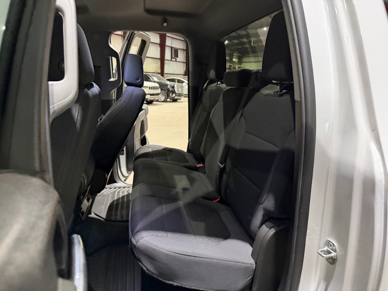 Used 2020 Chevrolet Silverado 1500 Custom w/ Custom Value Package AWD/4WD image 18