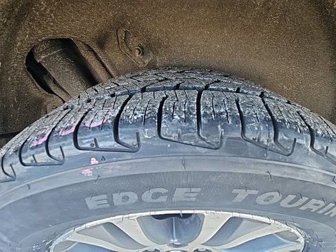 Used 2020 Toyota Sienna XLE image 10