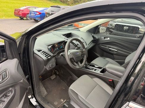 Used 2017 Ford Escape SE FWD image 7