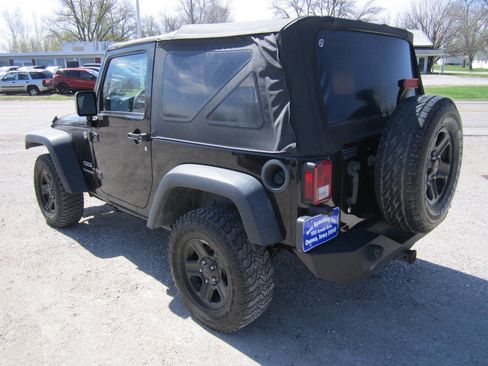Used 2015 Jeep Wrangler Sport image 5
