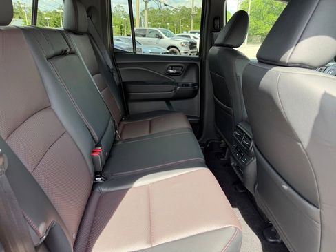 Used 2025 Honda Ridgeline Black Edition image 7