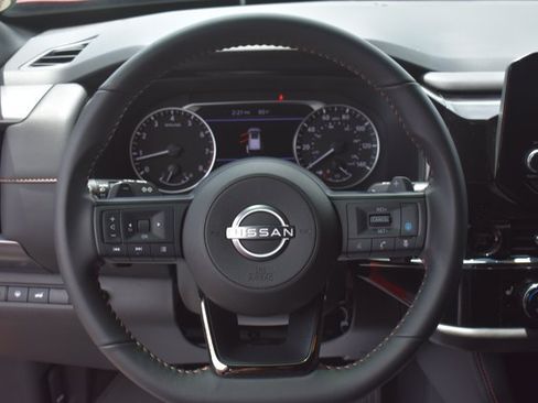 Used 2025 Nissan Pathfinder Rock Creek AWD/4WD image 21