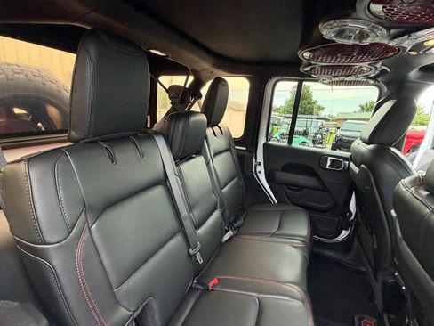 Used 2019 Jeep Wrangler Unlimited Rubicon AWD/4WD image 41