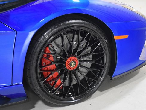 Used 2019 Lamborghini Aventador S image 17