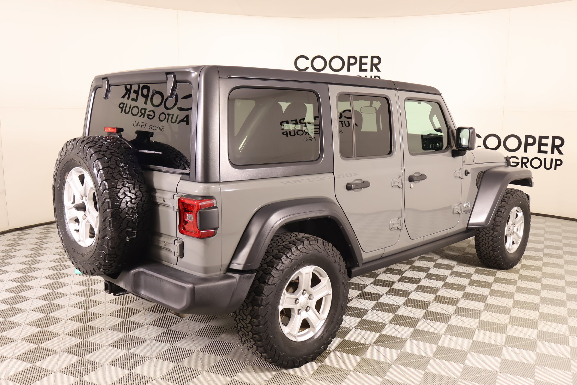 Used 2018 Jeep Wrangler Unlimited Sport S AWD/4WD image 19