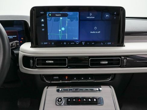 Used 2025 Lincoln Aviator Reserve w/ Equipment Group 201A image 16