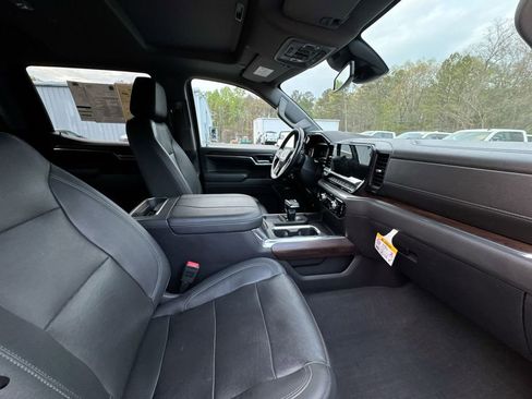 Used 2023 GMC Sierra 1500 SLT AWD/4WD image 31