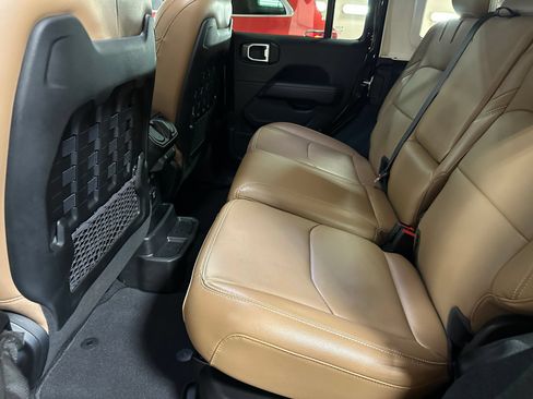 Used 2023 Jeep Wrangler Unlimited Rubicon 4xe w/ Cold Weather Group AWD/4WD image 16