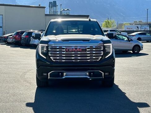 Used 2023 GMC Sierra 1500 Denali w/ Denali Reserve Package AWD/4WD image 9