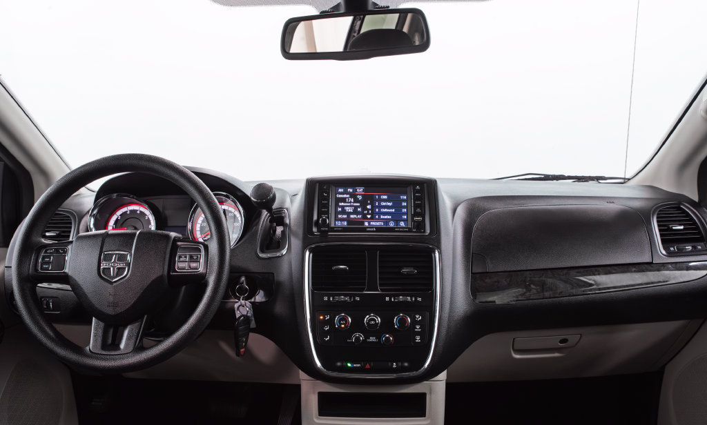 Used 2018 Dodge Grand Caravan SE w/ UConnect Hands-Free Group FWD image 22