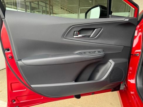 New 2025 Toyota Prius Plug-In Hybrid image 8