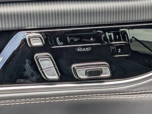 New 2026 Jeep Grand Wagoneer Summit w/ Premium Group III AWD/4WD image 22