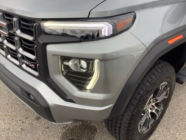Used 2023 GMC Canyon AT4 w/ Canyon Safety Plus Package AWD/4WD image 28