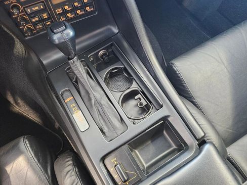 Used 1992 Chevrolet Corvette Convertible RWD image 22
