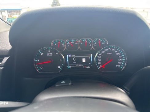 Used 2018 Chevrolet Suburban Premier image 39