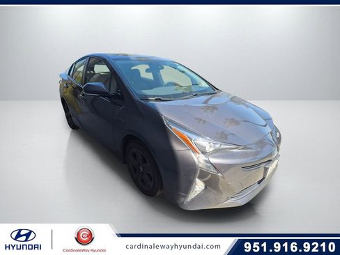 Used 2016 Toyota Prius Three Touring FWD image 1