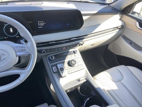 Used 2024 Hyundai Palisade Limited image 16