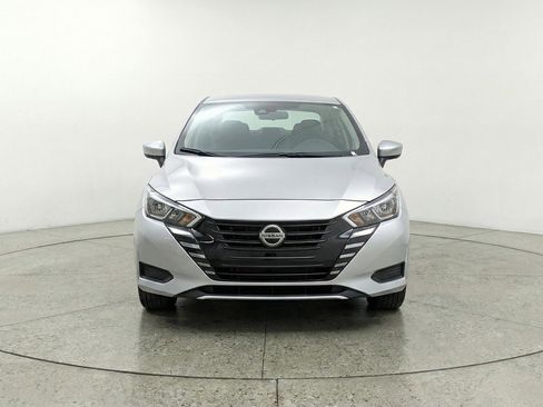 Used 2025 Nissan Versa SV image 2