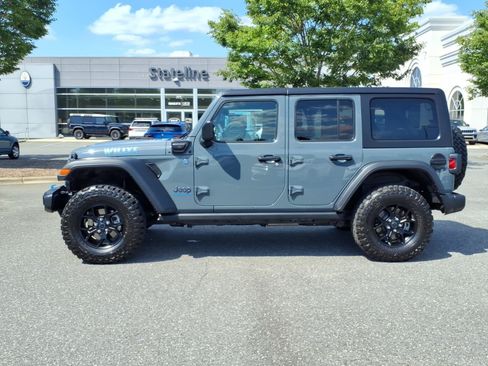 Used 2024 Jeep Wrangler Unlimited AWD/4WD image 3