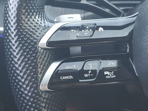 Used 2022 Mercedes-Benz C 300 Sedan w/ Pinnacle Trim Package image 36