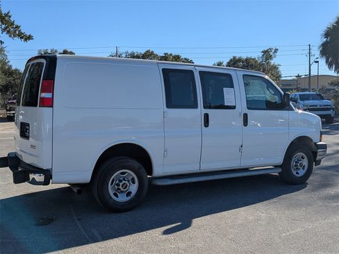 Used 2024 GMC Savana 2500 w/ Driver Convenience Package image 3