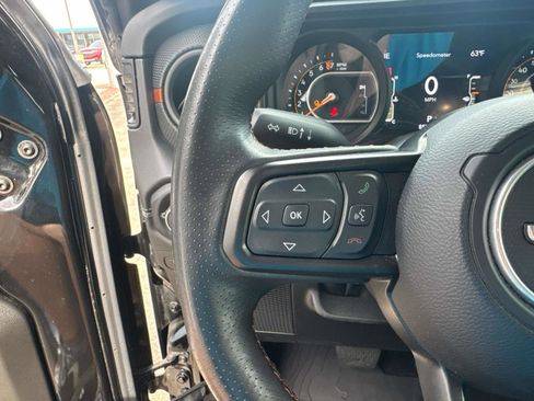 Used 2024 Jeep Gladiator Mojave w/ Technology Group image 22