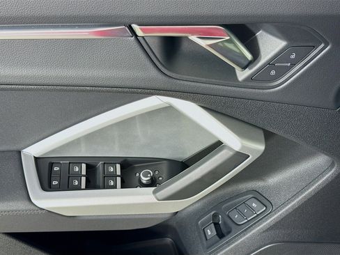 Certified 2025 Audi Q3 2.0T Premium Plus w/ Premium Plus Package image 11