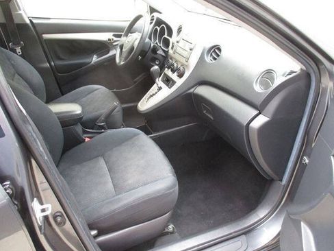 Used 2010 Toyota Matrix FWD image 9